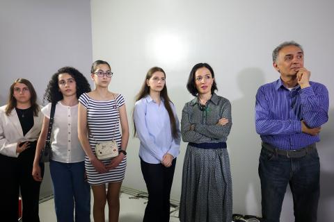 Ժաննա Անդրեասյանը դպրոցականների հետ այցելել է Ալիխանյանի անվան ազգային գիտական լաբորատորիա
