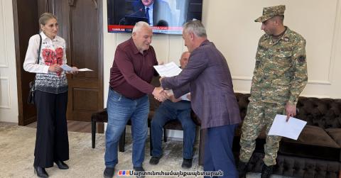 Մարտունիի 7 ընտանիք նվիրատվությամբ սեփականության իրավունք ձեռք բերեց վարձակալած բնակտարածքների նկատմամբ