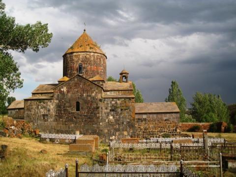 Մաքենիսի արքայական վանքը