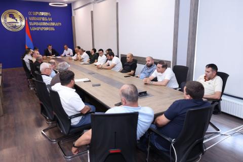 ՀՀ ՏԿԵ փոխնախարարը հանդիպել է ընդերքօգտագործող ընկերությունների ներկայացուցիչների հետ