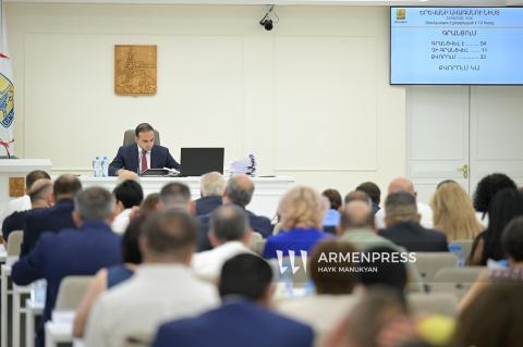 Երևանի ավագանին Ամիրյան փողոցը Պապ թագավորի անվամբ անվանափոխելու որոշում ընդունեց