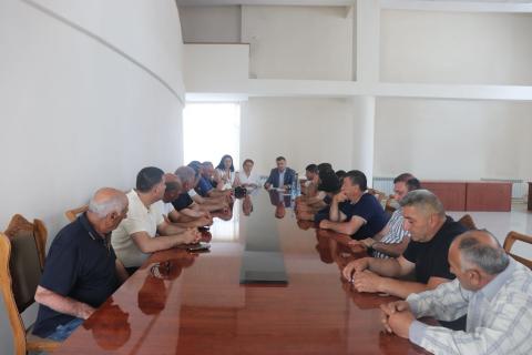 Գեղարքունիքում քննարկվել են գյուղատնտեսական կենդանիների համարակալման և հաշվառման աշխատանքները