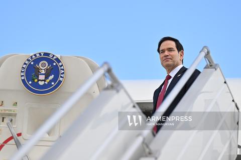 Rubio inició su gira por Medio Oriente con su llegada a Emiratos Árabes Unidos
