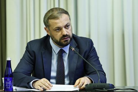 Armenia to ease loan burden on orchard farmers amid export challenges