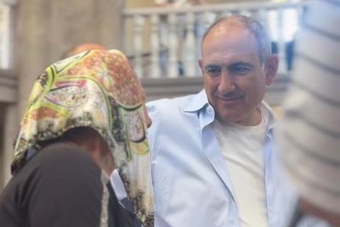 Վարչապետը պատարագի է մասնակցել