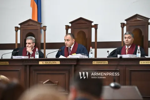 ՍԴ-ում շարունակվում է ընտրությունների արդյունքների վիճարկման գործի քննությունը. դատավորները հարցեր են ուղղում կողմերին
