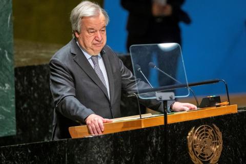 Гутерриш предупреждает о стремительном развитии ИИ и подчеркивает необходимость установления правил для его регулирования