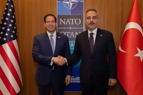 Թուրքիայի ԱԳ նախարարը ՆԱՏՕ-ի գագաթնաժողովի շրջանակում հանդիպել է ԱՄՆ պետքարտուղարի հետ