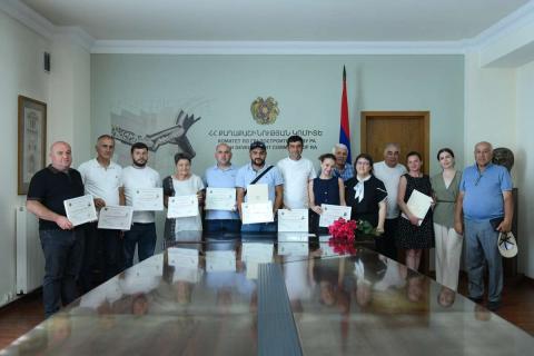 Թեստավորումը հաղթահարած բազմաբնակարան շենքերի կառավարիչների առաջին խումբը վկայականներ է ստացել