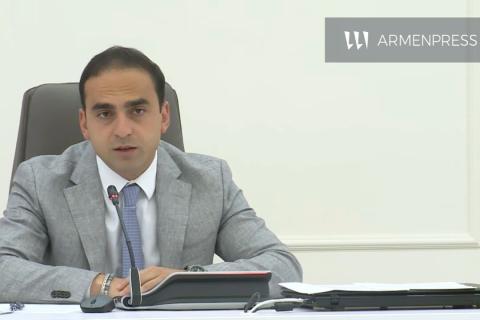 Avinyan: “Los ingresos adicionales de la Municipalidad de Ereván se destinarán a la construcción vial”