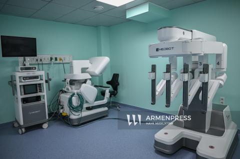 «Սուրբ Գրիգոր Լուսավորիչ» ԲԿ-ում ներդրվել է ռոբոտ-ասիստենտ վիրաբուժական համալիր․ մեկ ամսում կատարվել է 17 բարդ վիրահատություն