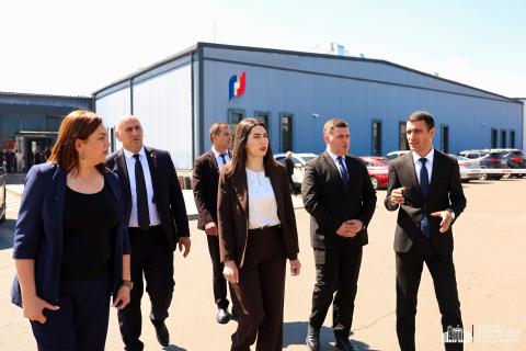 Քաղաքացիների առաջարկով գործնական քննության մեկնարկային կետը կտեղափոխվի. ՆԳ նախարարն այցելել է Շիրակի մարզի հաշվառման-քննական բաժին