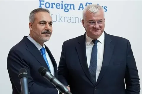 Главы МИД Украины и Турции обсудили вопросы свободного судоходства в Черном море