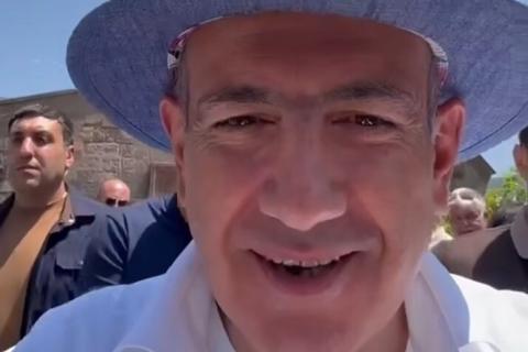 ՀՀ վարչապետը պատարագի է մասնակցել