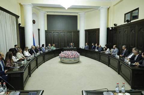 Նախարարների մեծ մասը վերանշանակվել են իրենց պաշտոններում. ԲՏԱ նախարար է նշանակվել Դավիթ Թադևոսյանը