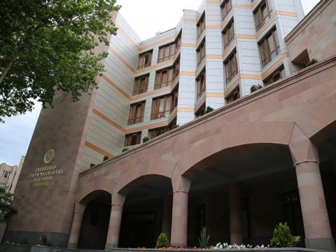 Դատարանի նկատմամբ անհարգալից վերաբերմունք դրսևորելու, կալանավորված լինելու ժամանակ փախուստի դիմելու վերաբերյալ քրեական վարույթի նախաքննությունն ավարտվել է