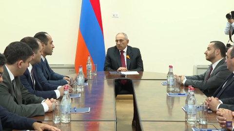 Փաշինյանը ԲՏԱՆ աշխատակազմին ներկայացրել է նորանշանակ նախարարին