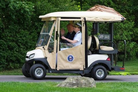 Возле гольф-клуба Трампа перед его прибытием был задержан вооруженный мужчина