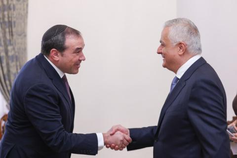 Вице-премьер Мгер Григорян принял старшего советника специального посланника США по вопросам миротворческих миссий