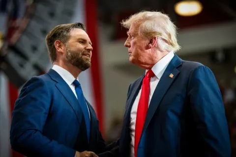 Трамп считает, что еще слишком рано принимать решение о поддержке Вэнса в качестве следующего кандидата в президенты