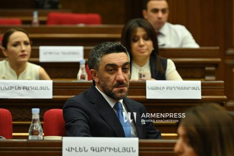 Վիլեն Գաբրիելյանն ընդդիմադիր խմբակցություններին առաջարկել է ազատ թողնել իր թեկնածության քվեարկությունը