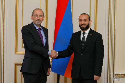 Глава МИД Иордании поздравил Арарата Мирзояна с переназначением на должность министра иностранных дел Армении