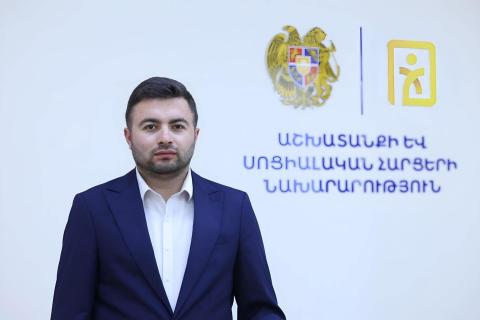 Օգոստոսի 13-ի դրությամբ բնակարանի ձեռքբերման հավաստագիր է ստացել Ղարաբաղից տեղահանված 7743 ընտանիք. Նվեր Կոստանյան