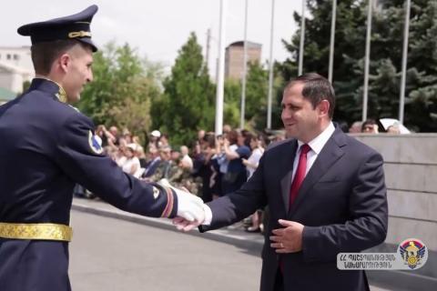 Military Academy graduates receive housing purchase certificates for first time