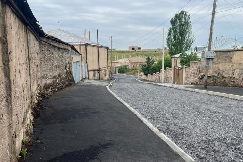 Ասֆալտապատվում և բարեկարգվում է Սևան քաղաքի Բարեկամություն  փողոցը