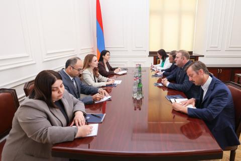 Լիլիթ Մակունցը հանդիպել է ԵՄ գործընկերության առաքելության ղեկավարի հետ