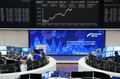 Европейские индексы снизились - 17-08-26