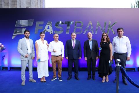 Ֆասթ Բանկի աջակցությամբ Մատենադարանում բացվել է նոր գրախանութ, հուշանվերների կրպակ և սրճարան