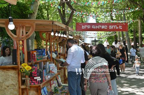 «Նոր գիրք»-31/26. Արզումանյան, Անդերսոն, Լայքեր