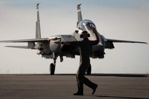 Польша не намерена приобретать американские истребители F-15