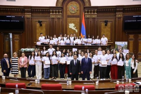Ազգային ժողովում տեղի է ունեցել Երիտասարդական խորհրդարանի լիագումար նիստը