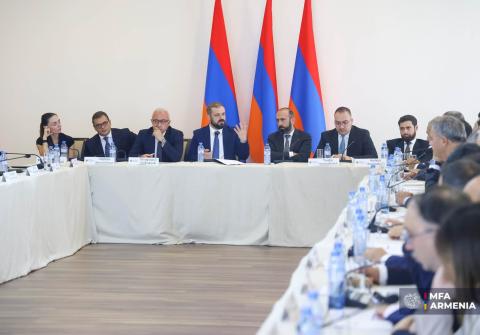Դեսպանահավաքի շրջանակներում անցկացվել է միջազգային առևտրային կապերի խթանմանը նվիրված քննարկումների երկօրյա շարք