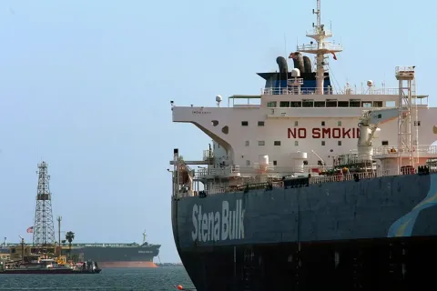 Трамп заявил, что поставки нефти через Ормузский пролив почти полностью восстановлены