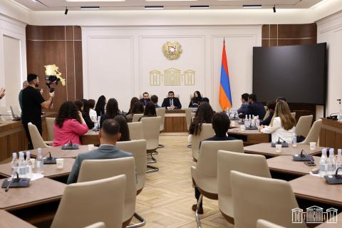 Վահագն Ալեքսանյանը հանդիպել է «Սփյուռքի երիտասարդ դեսպան» ծրագրի մասնակիցների հետ