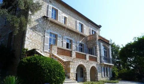 Ֆրանսիայում Ռենուարի թանգարանից գողացել են 4 նկար՝ 9 միլիոն եվրո արժողությամբ