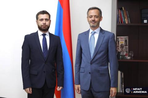 Vahan Kostanyan recibió al nuevo embajador de Francia en Armenia