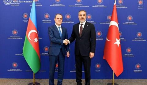 Ադրբեջանի և Թուրքիայի ԱԳ նախարարները հանդիպումից հետո համատեղ ասուլիս են անցկացրել