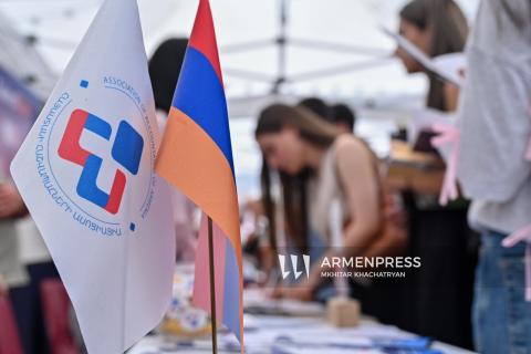 نمایشگاه فرصت‌های شغلی در محوطه دانشگاه دولتی اقتصاد ارمنستان