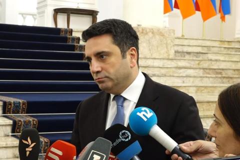 Ալեն Սիմոնյանի ճեպազրույցը