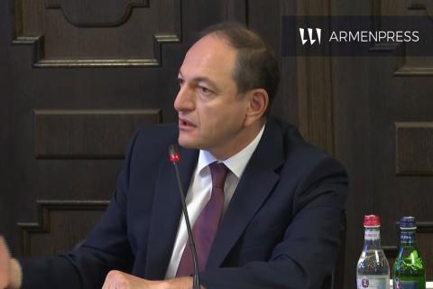 Viceministro habla sobre el progreso del seguro médico y la disminución de colas