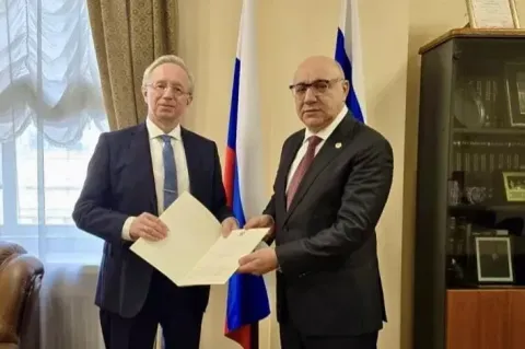 Միխայիլ Գալուզին ու Գուրգեն Արսենյանը քննարկել են Հայաստան-Ռուսաստան հարաբերությունների հեռանկարները
