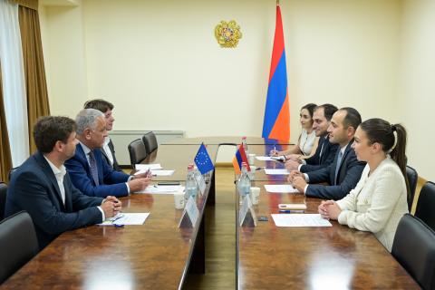Նախարար Դավիթ Թադևոսյանն ընդունել է Հայաստանում ԵՄ պատվիրակության ղեկավարին