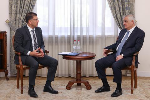 Մհեր Գրիգորյանն ու Նիկոլա Նիկոլովը քննարկել են առևտրատնտեսական, տուրիզմի, ավիացիայի ոլորտներում համագործակցությունը