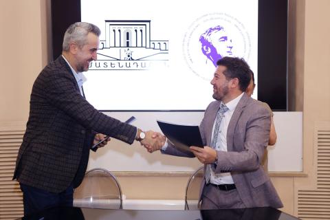 Մաշտոցի անվան Մատենադարանի և Երևանի Շառլ Ազնավուրի անվան մշակույթի և արվեստի պետական քոլեջի միջև հուշագիր է ստորագրվել