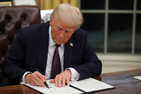 Трамп подписал указ о переименовании искусственного интеллекта в суперинтеллект