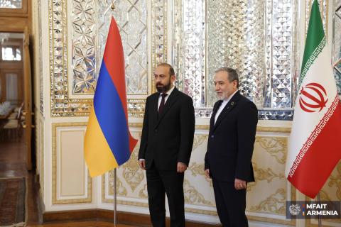 Armenia, Iran discuss cooperation in energy, transport, infrastructure development